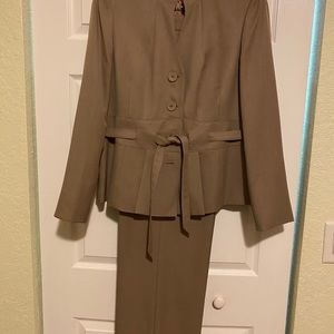 Women’s Pantsuit Le Suit - Size 14